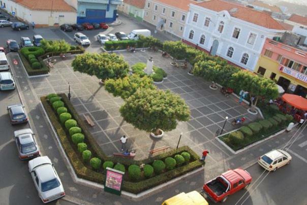 Fully Equipped 3-Bedroom Apt In Downtown Praia Exterior foto